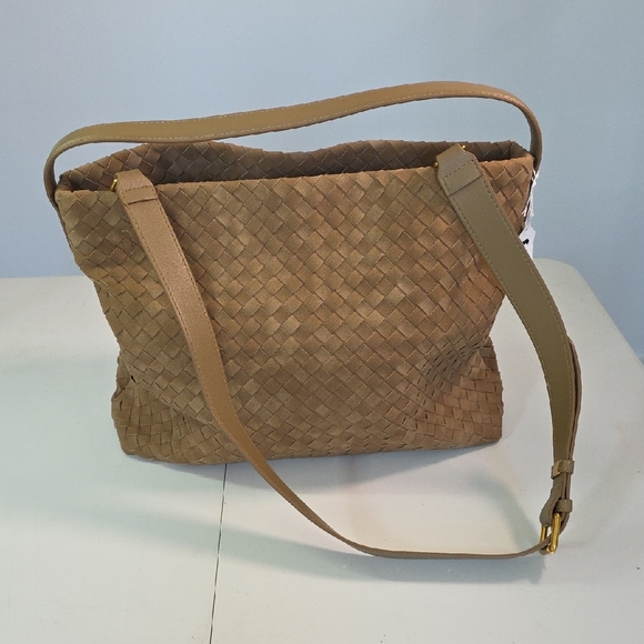 Elegant Tan Woven Shoulder Bag - Picture 7 of 7